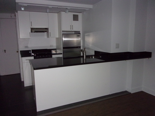 108 East 38th St #506, Murray Hill - Photo 2