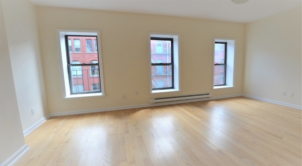 273 Mott Street - Photo 3