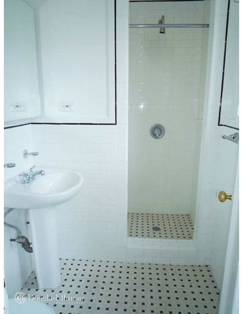 115 East 92nd St - Photo 2