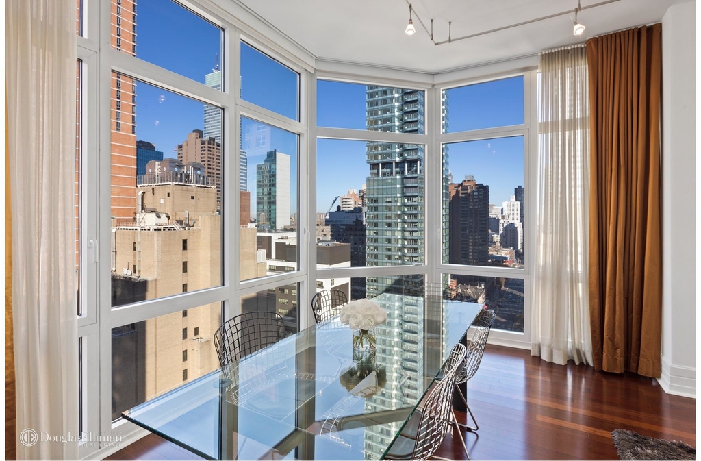 300 East 55th St - Photo 4