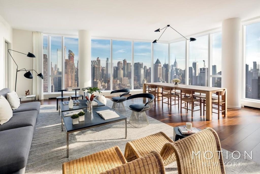 350 West 37th Street - Photo 0