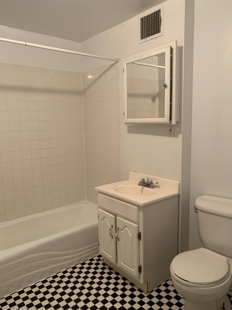 449 W 49th St - Photo 5