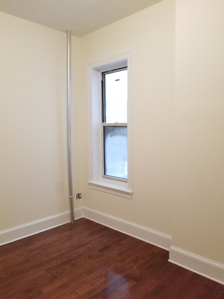 465 Park Pl  - Photo 3