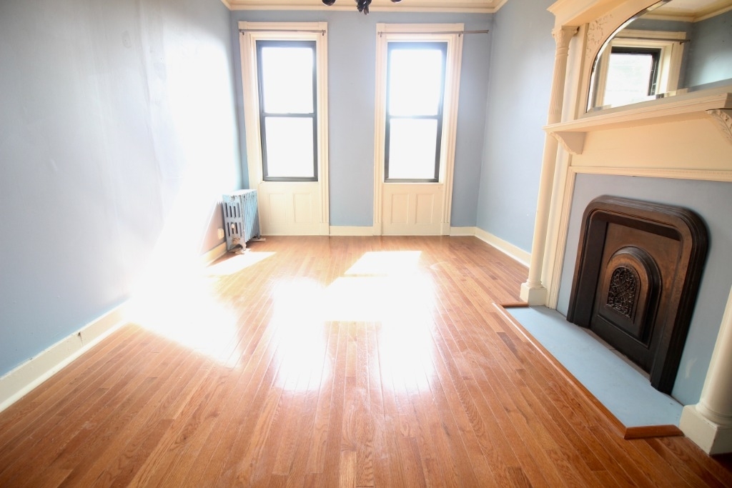 424 55th st  - Photo 3