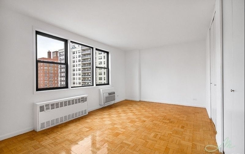 No Fee & 2 MO FREEUnion Square/Irving place - Photo 2