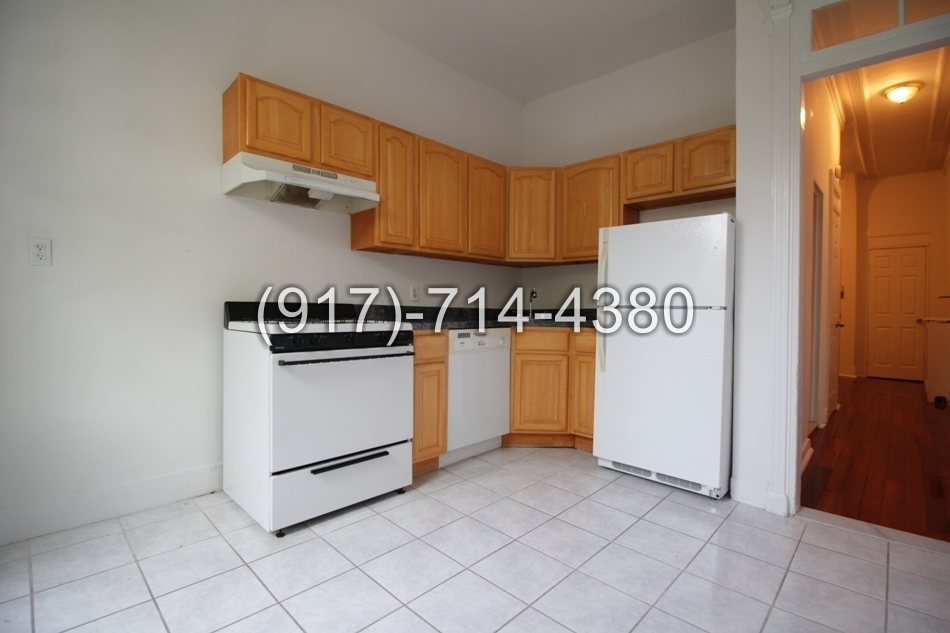 1020 Bedford Ave - Photo 1