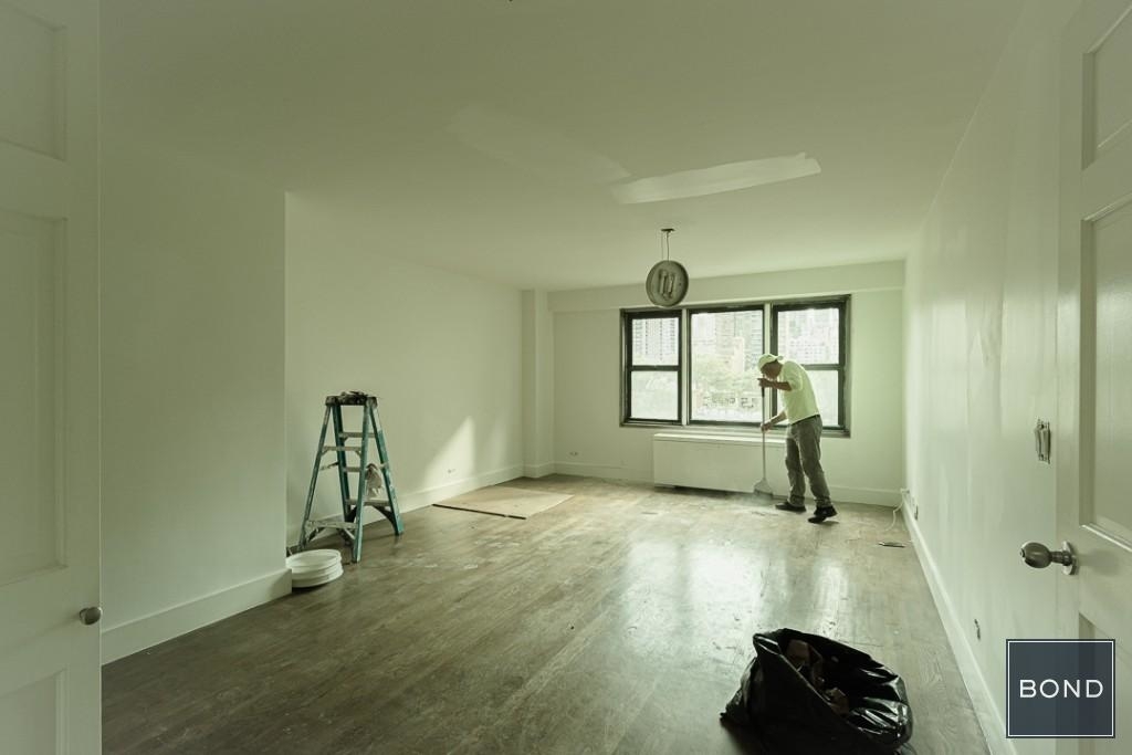 East 63rd Street - Photo 2