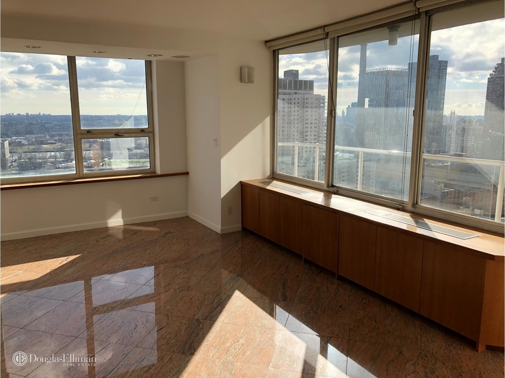 404 East 79th St - Photo 1