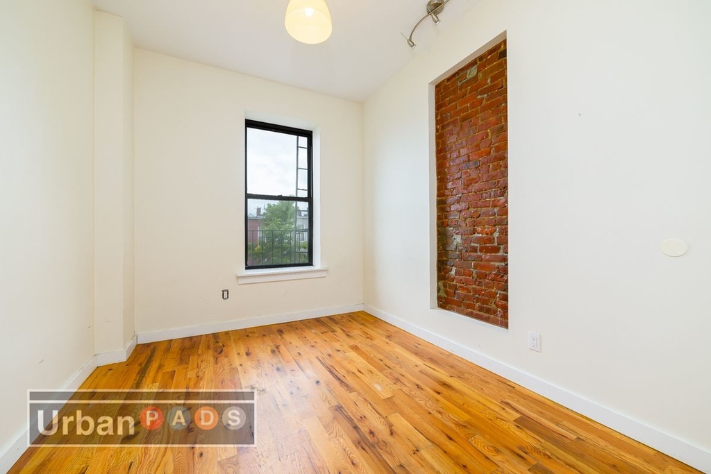 221 Schaefer Street - Photo 6