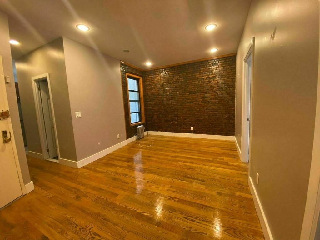 809 Park Place - Photo 1