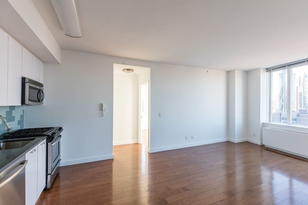 80 Dekalb Avenue  - Photo 2