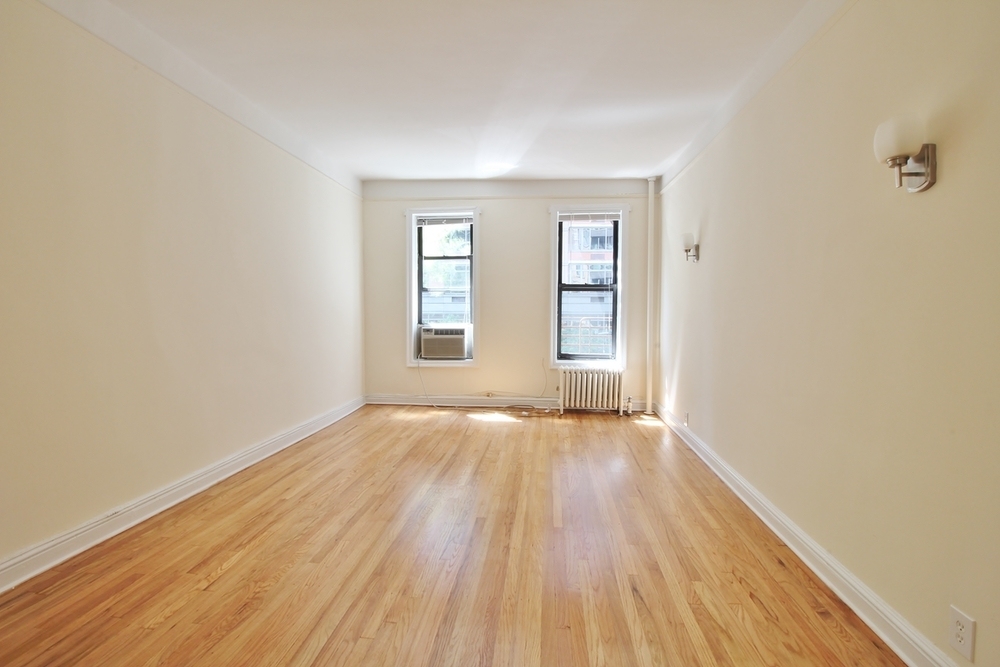 231 East 34th Street - Photo 0