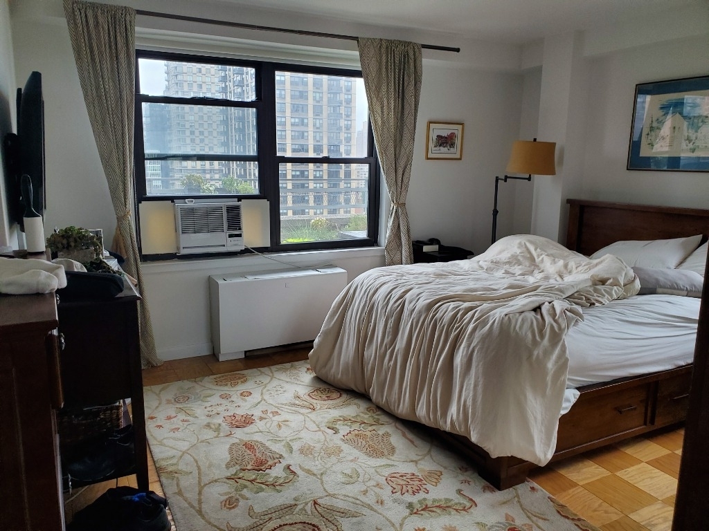 240 East 82 - Photo 1