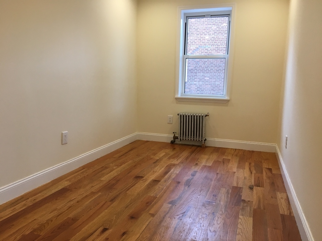 652 Brooklyn Ave  - Photo 3