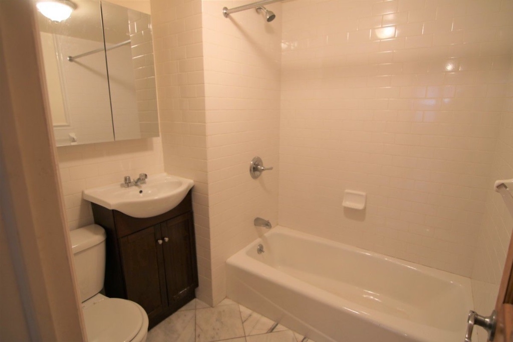 457 West 50th Street - Photo 2