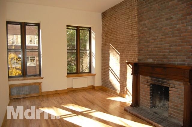 West 75th Street - Photo 0