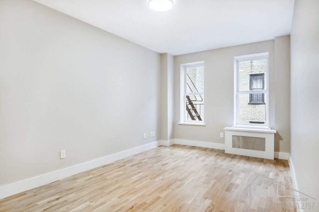 421 14th street - Photo 1