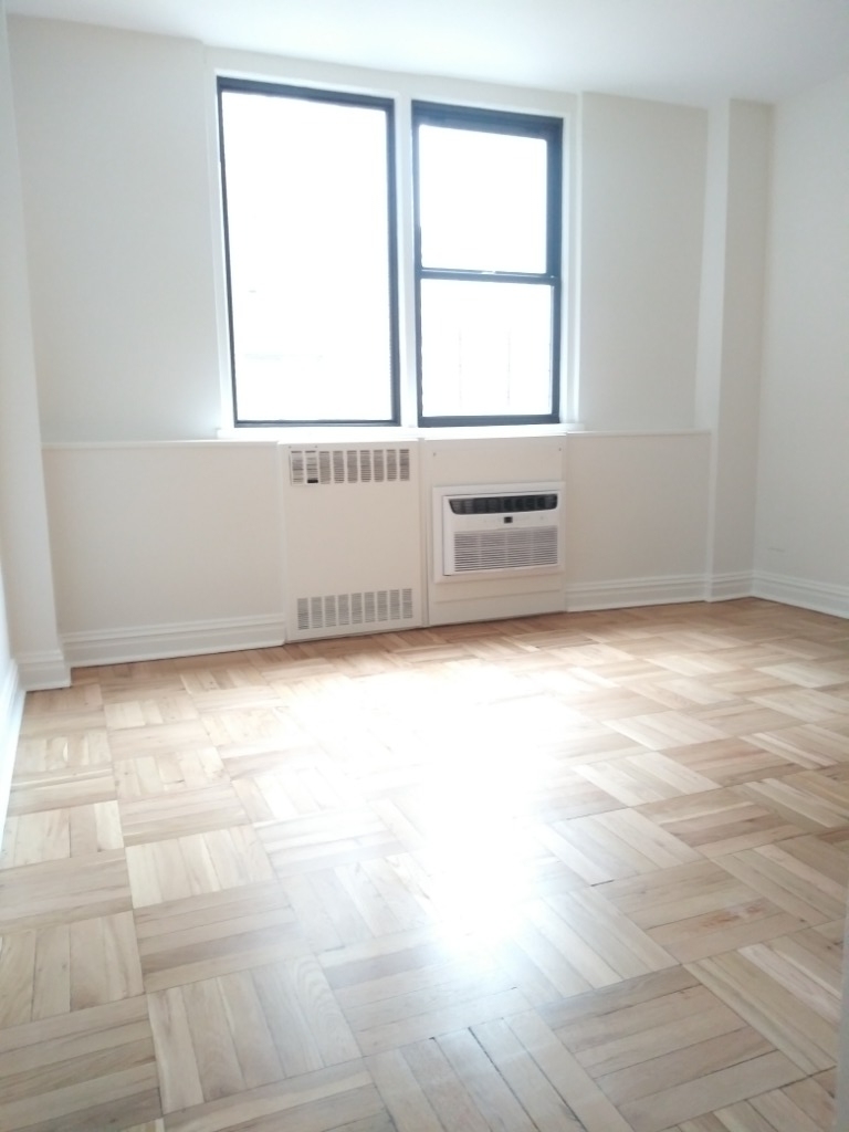 EAST 79TH - Photo 2