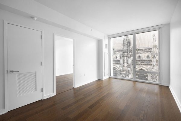 400 West 113th Street - Photo 9