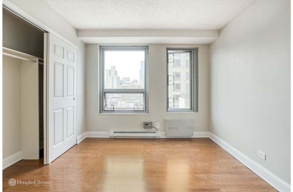 1295 Fifth Avenue - Photo 3