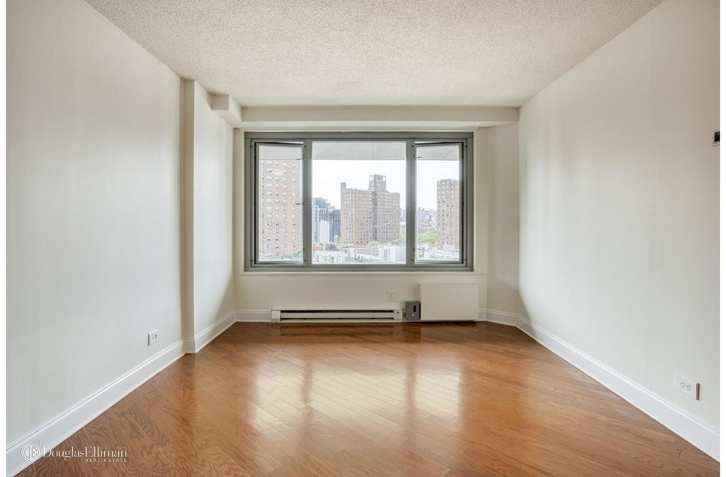 1295 Fifth Avenue - Photo 1