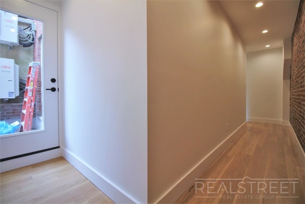 1099 Park Place - Photo 9