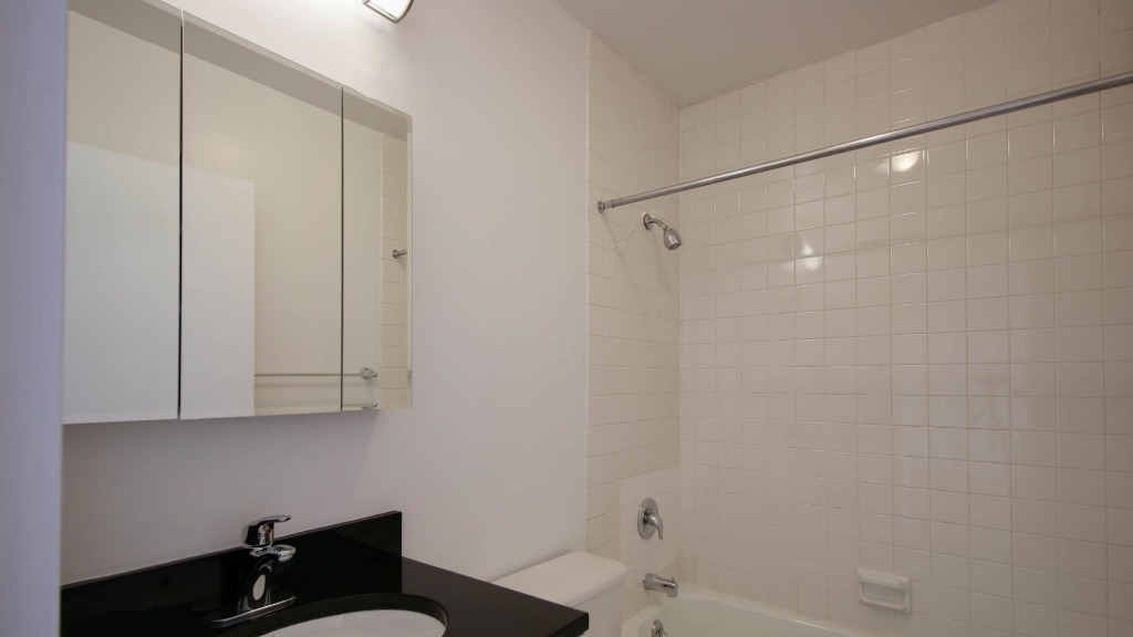 303 East 83 Street - Photo 5