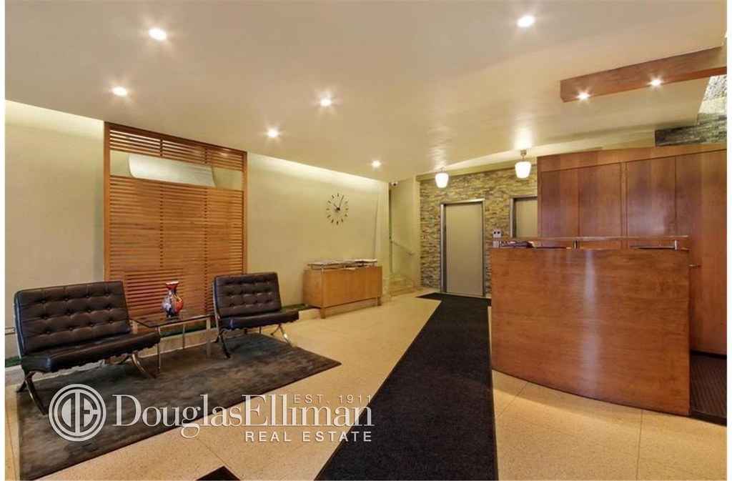 430 West 34th St - Photo 6