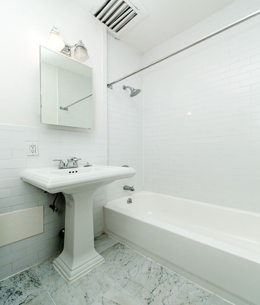 East 75th Street - Photo 1