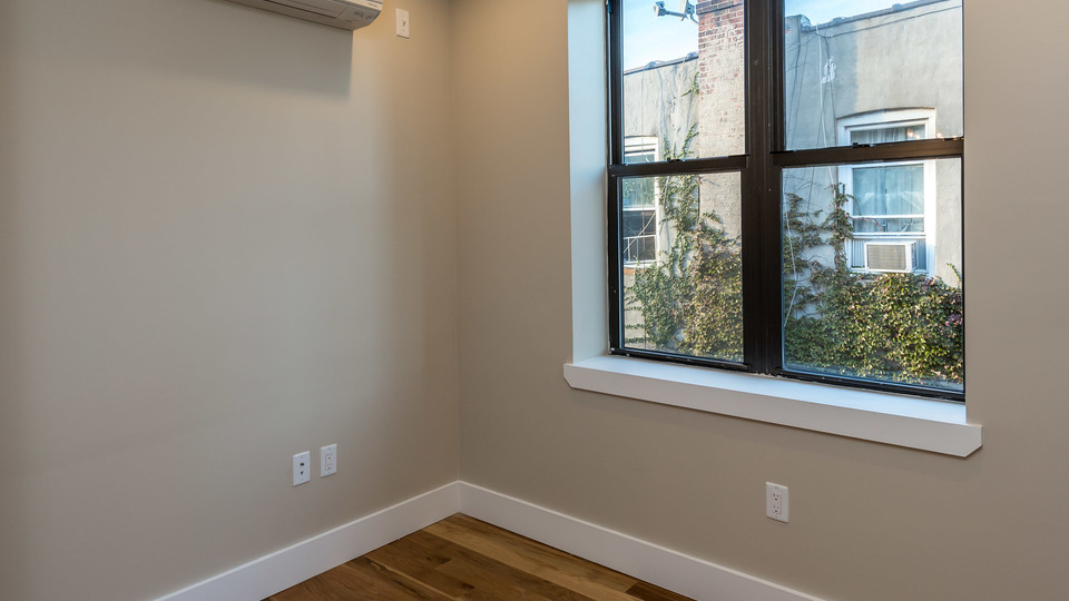 595 Myrtle Ave - Unit: 4B - Photo 4