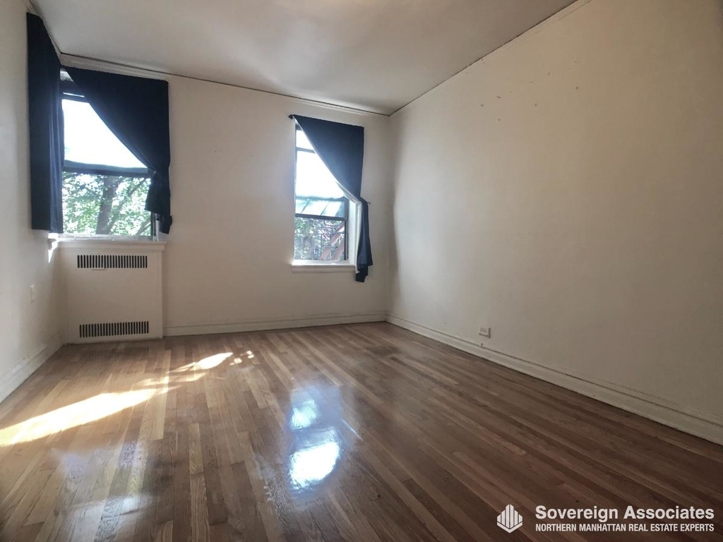 3240 Henry Hudson Parkway East - Photo 2