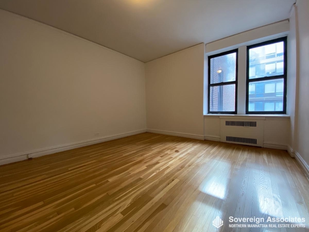 3240 Henry Hudson Parkway East - Photo 8