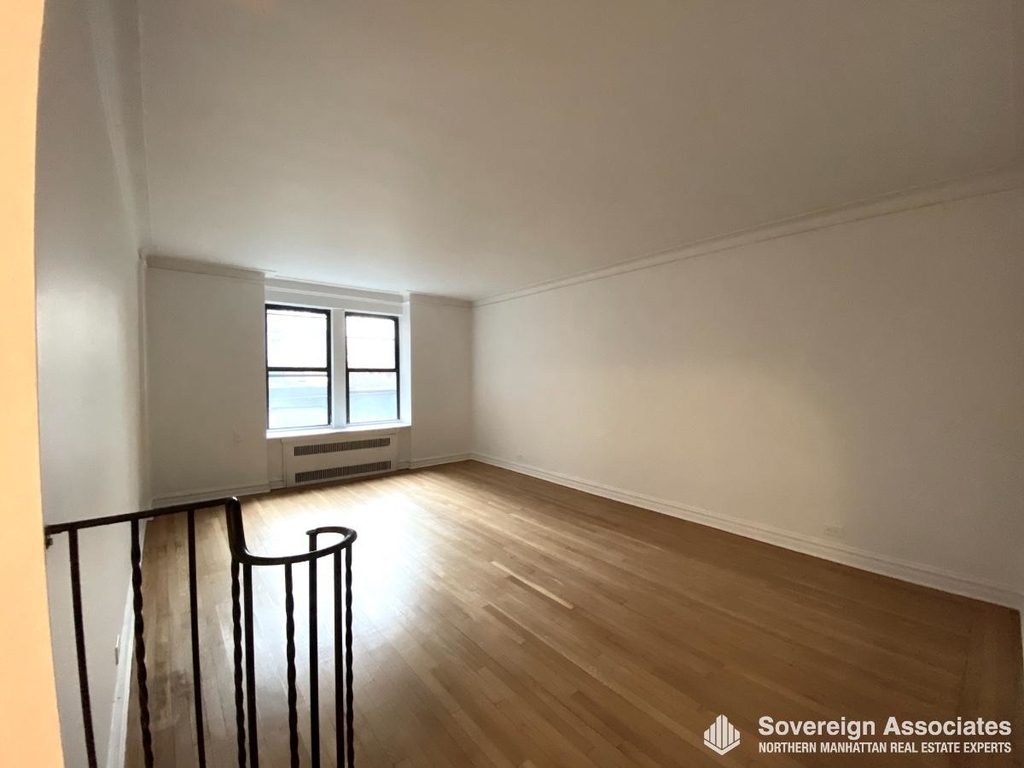 3240 Henry Hudson Parkway East - Photo 0