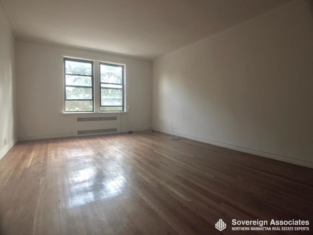 3240 Henry Hudson Parkway East - Photo 1
