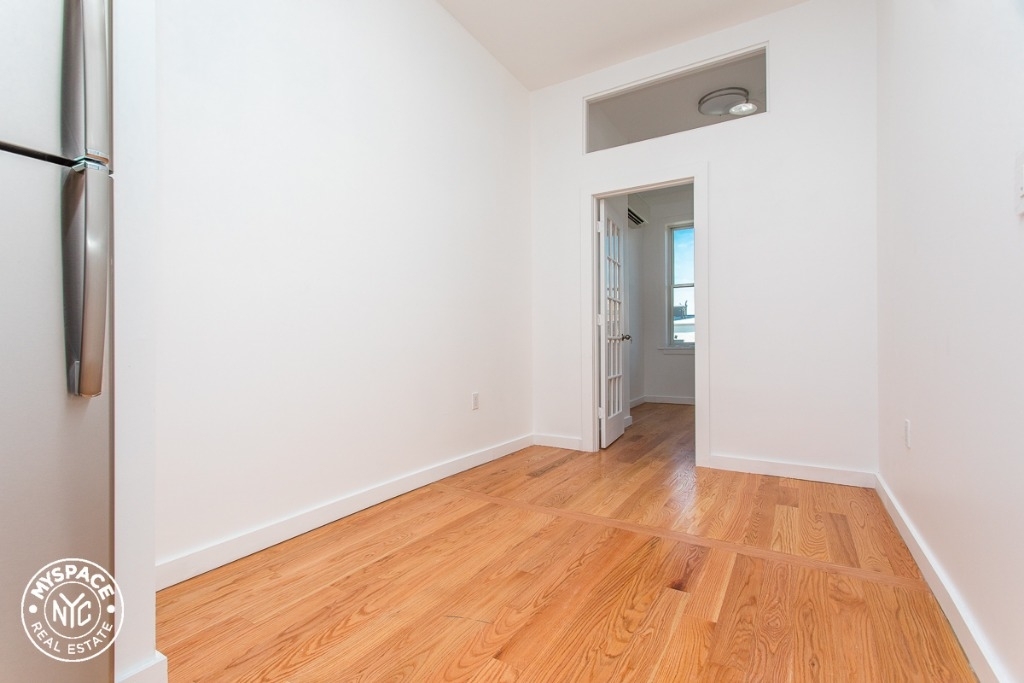 235 Jefferson Street #2r - Photo 3