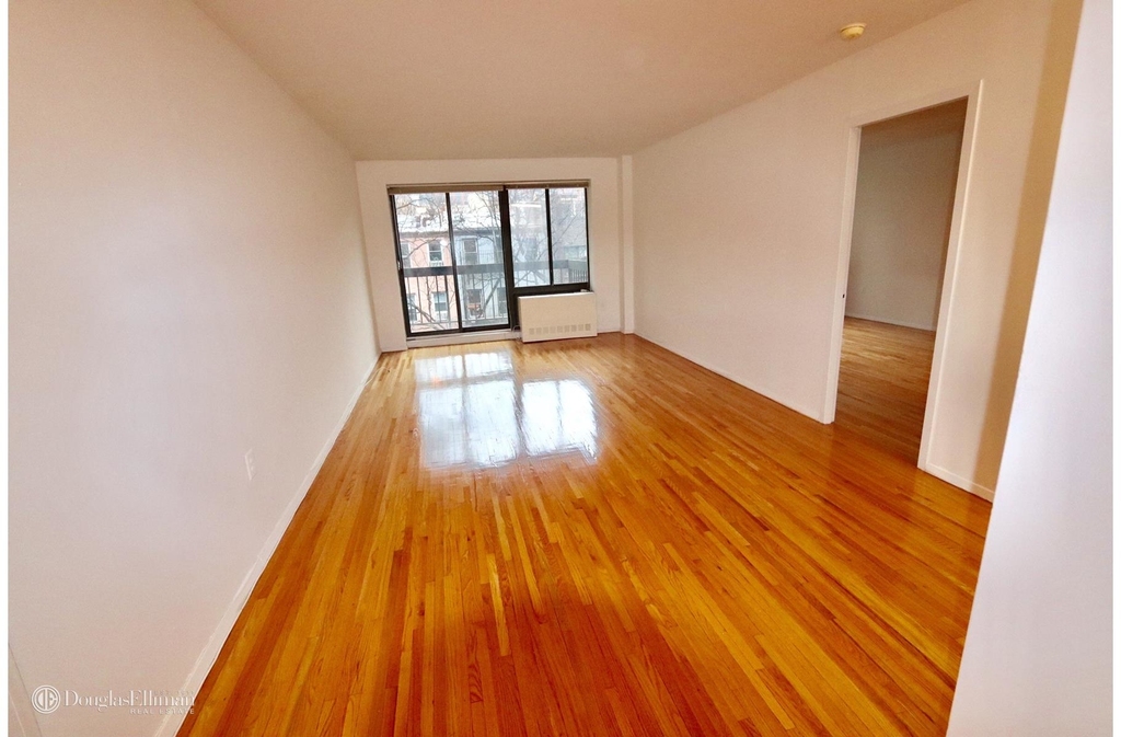 207 East 30th Street - Photo 2