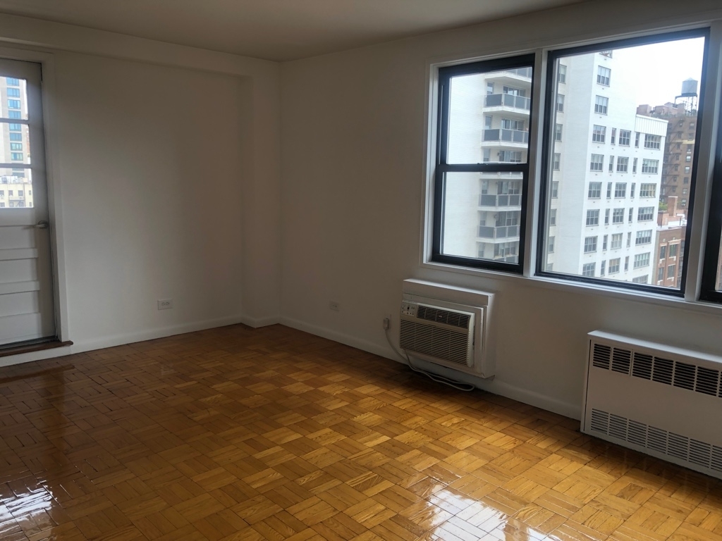 140 East 18th Street - Photo 5