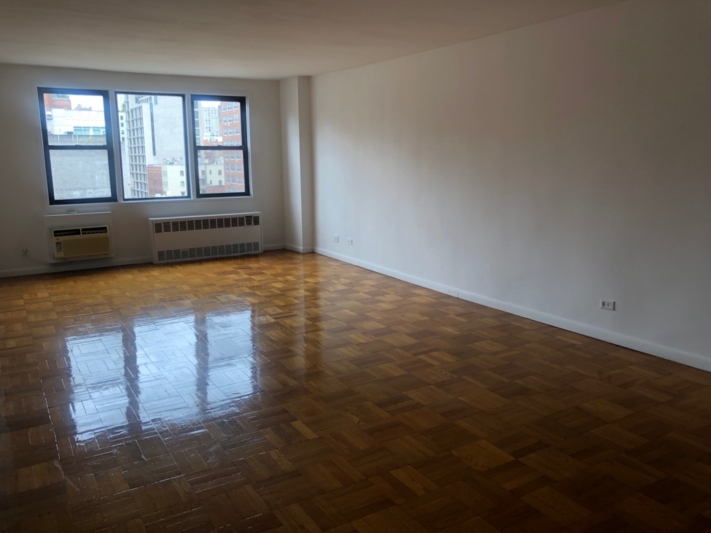 140 East 18th Street - Photo 1