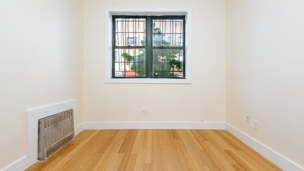 142 Wilson Ave, Brooklyn - Photo 3