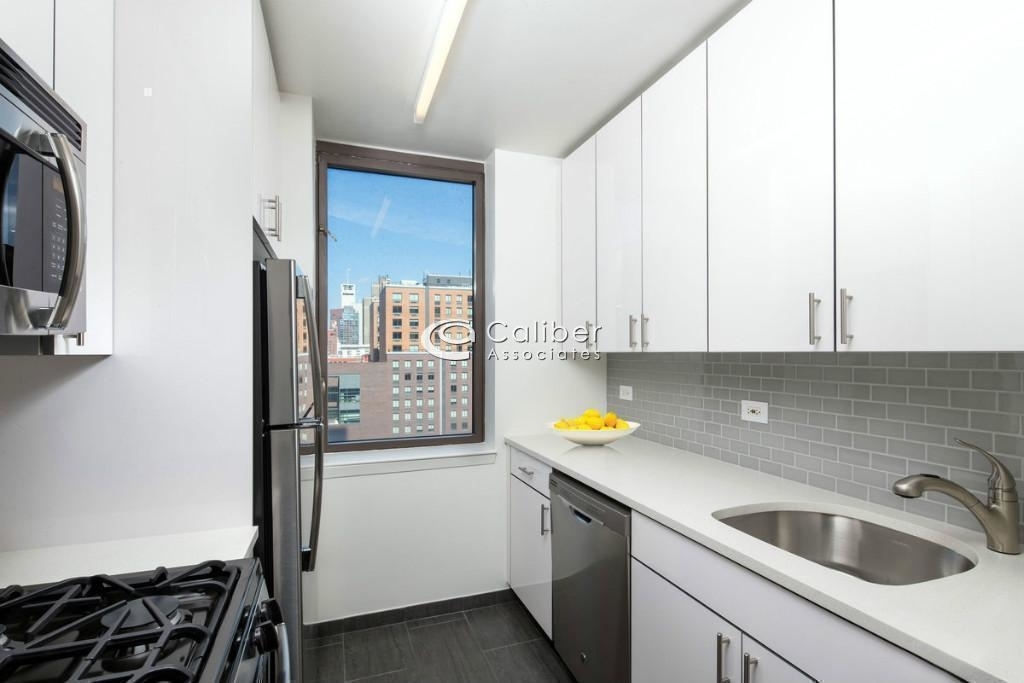 West 43rd Street - Photo 1