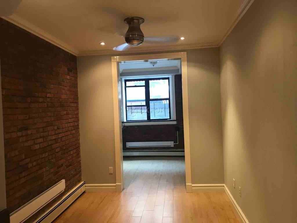 208 East 25th Street - Photo 9