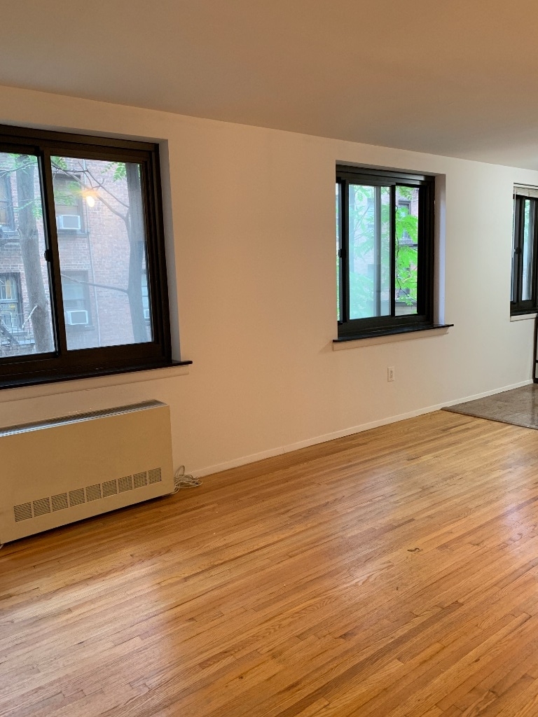 207 East 27th - Photo 6