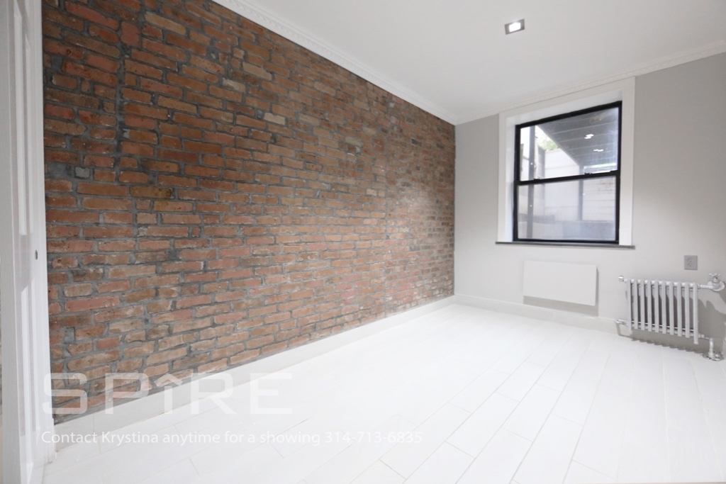 221 East 11th Street - Photo 8