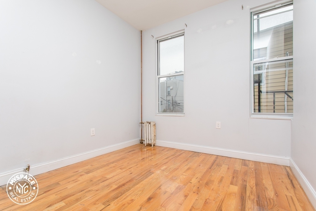 204 Kent  - Photo 1