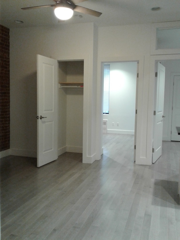 216 East 36th - Photo 3