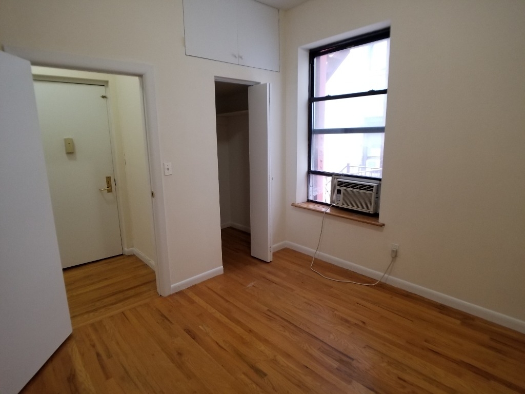 210 West 94th Streer - Photo 4