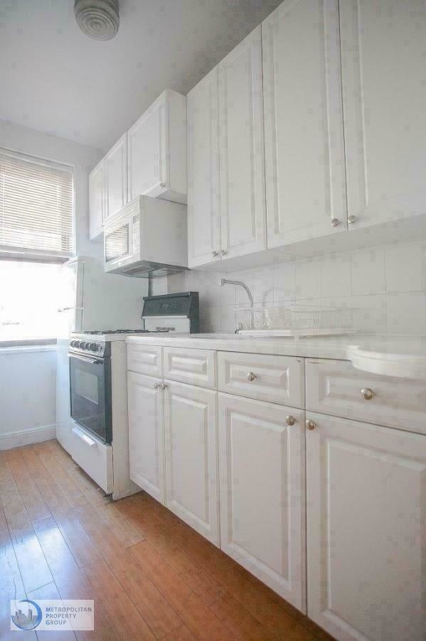 233 East 32nd Street - Photo 2