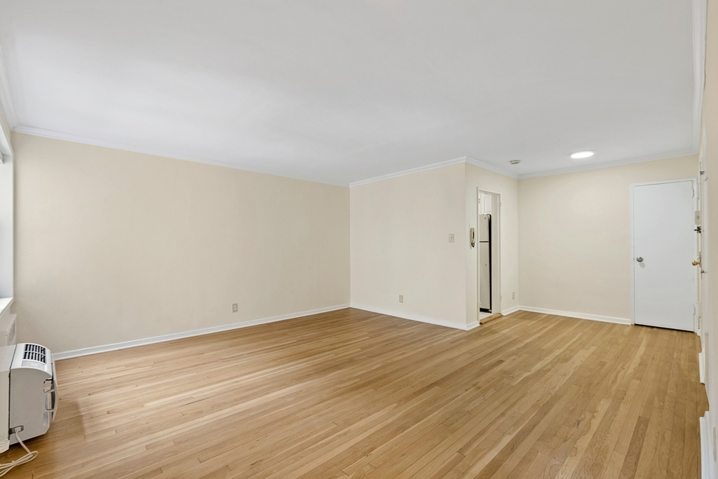 140 Seventh Avenue - Photo 1