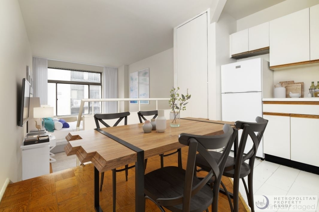 220 East 24th Street - Photo 1