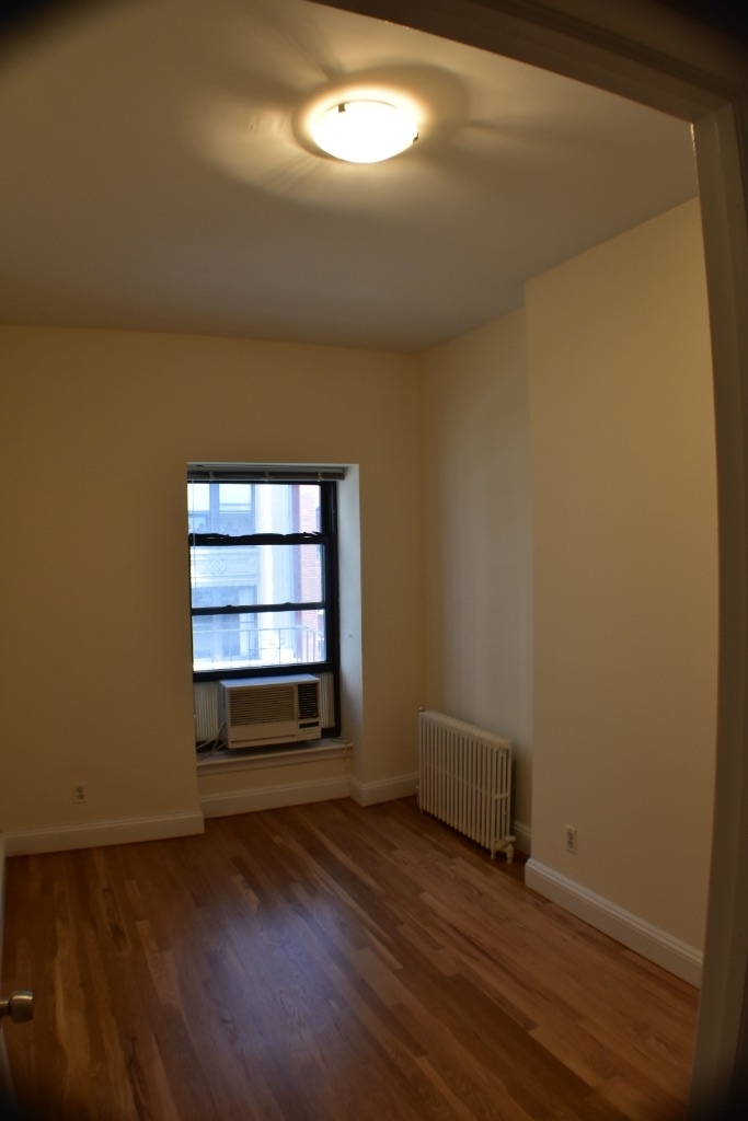 126 East 24 - Photo 6